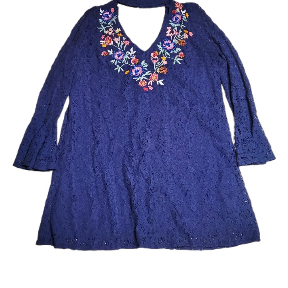 Xhiliration Embroidered Sleeved Dress